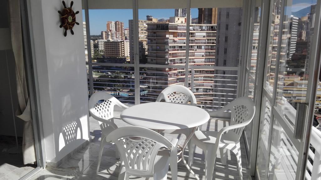 Apartamentos Los Caballos Benidorm Exteriör bild